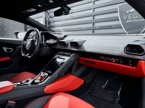 Used 2023 Lamborghini Huracan EVO image 43