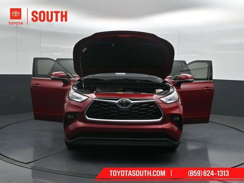 Used 2023 Toyota Highlander Limited AWD/4WD image 64