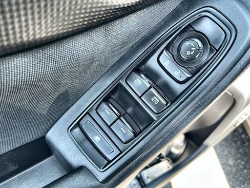 Used 2024 Subaru Forester Premium AWD/4WD image 17