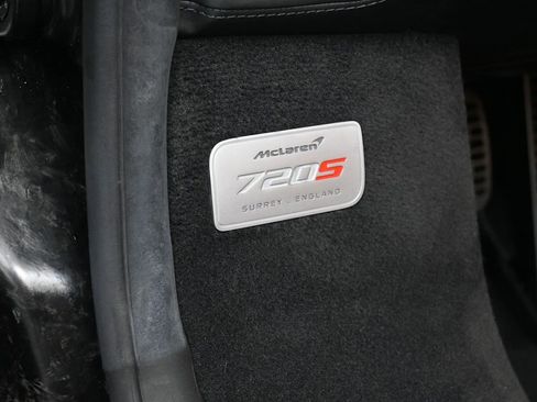 Used 2020 McLaren 720S Spider image 16