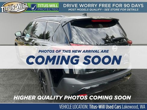 Used 2023 Nissan Rogue SV w/ SV Premium B Package image 3