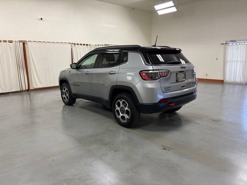 Used 2022 Jeep Compass Trailhawk w/ Trailhawk Convenience Group AWD/4WD image 6