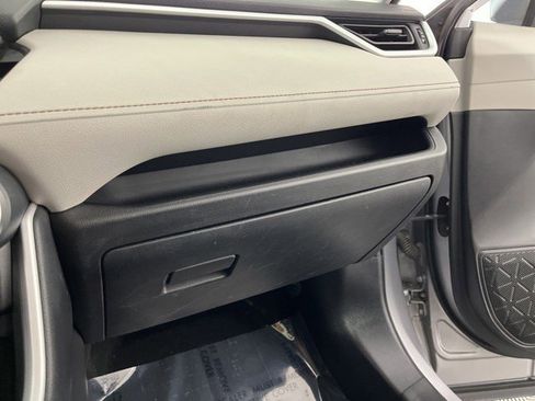 Used 2021 Toyota RAV4 XLE w/ Convenience Package FWD image 35