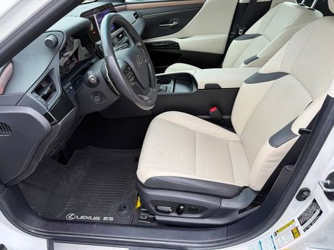 Certified 2023 Lexus ES 250 w/ Premium Package image 14