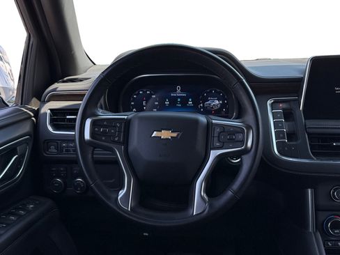 Used 2023 Chevrolet Suburban Premier image 12