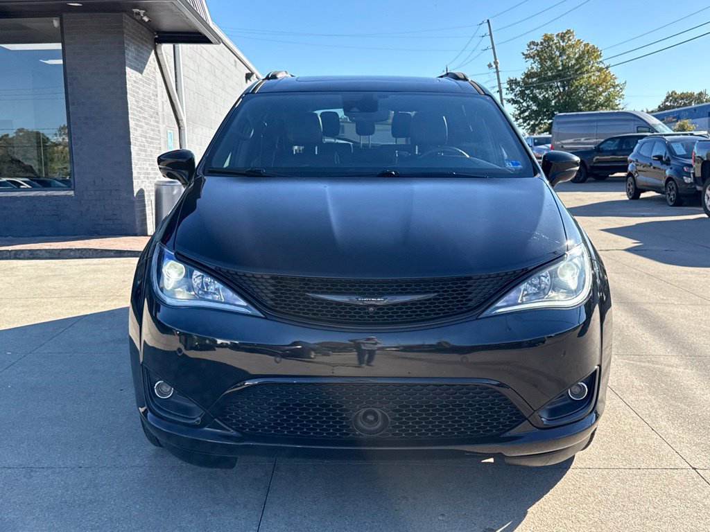 Used 2020 Chrysler Pacifica Limited w/ Advanced Safetytec Group FWD image 25