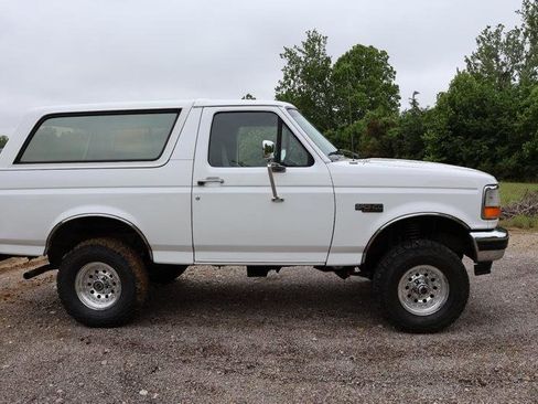 Used 1996 Ford Bronco XLT AWD/4WD image 3