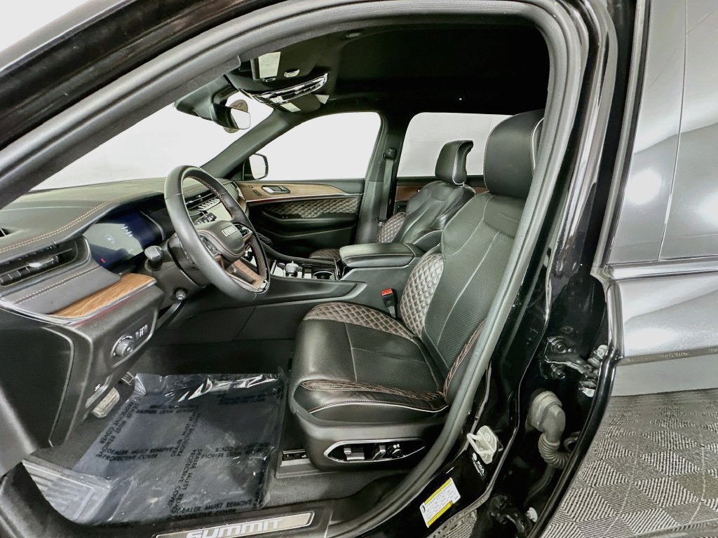Certified 2023 Jeep Grand Cherokee L Summit w/ High Altitude Package AWD/4WD image 33