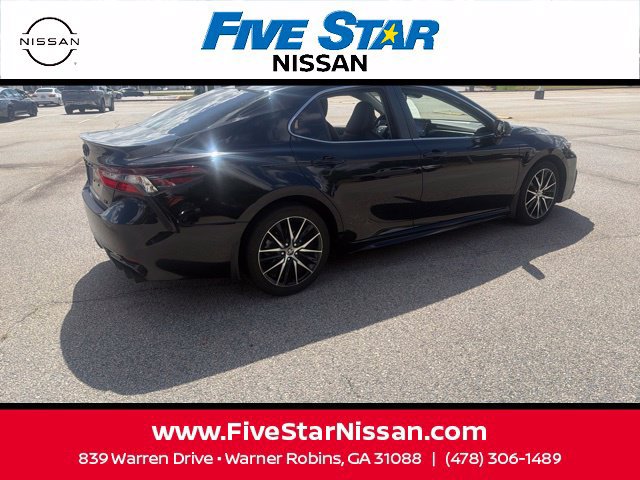 Used 2024 Toyota Camry SE FWD image 11