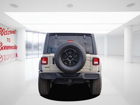 Used 2022 Jeep Wrangler Unlimited Sport image 6