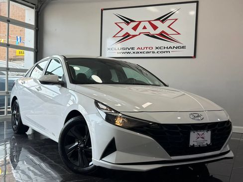 Used 2022 Hyundai Elantra SEL w/ Convenience Package FWD image 1