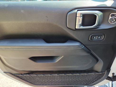 Used 2021 Jeep Wrangler Unlimited Sahara AWD/4WD image 24