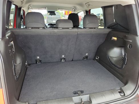 Used 2017 Jeep Renegade Latitude FWD image 15