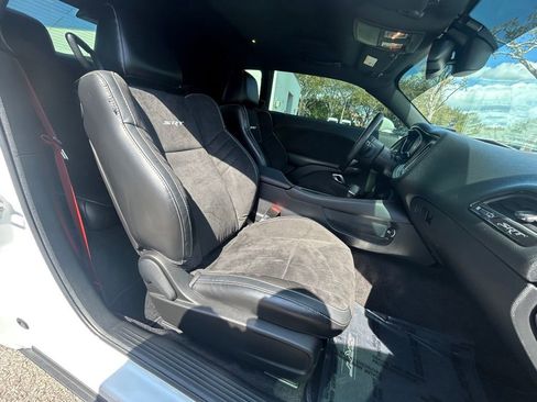 Used 2015 Dodge Challenger SRT image 28