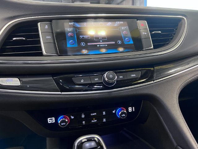 Used 2018 Buick Enclave Essence AWD/4WD image 25