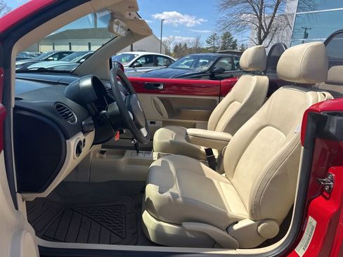 Used 2007 Volkswagen Beetle Convertible w/ Package 1 FWD image 13