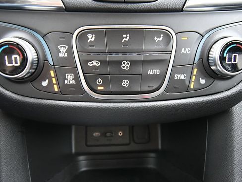 Used 2024 Chevrolet Equinox LT AWD/4WD image 28
