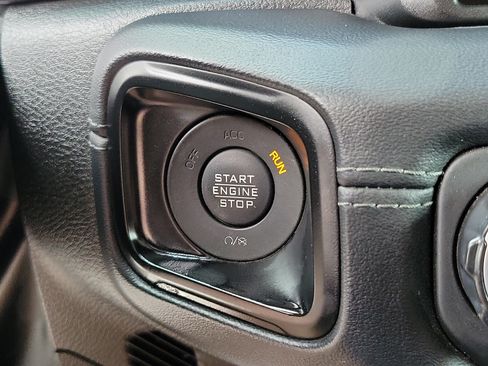 Used 2024 Jeep Wrangler Unlimited Rubicon AWD/4WD image 19
