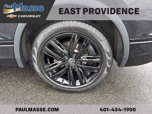Used 2022 Volkswagen Tiguan SE R-Line AWD/4WD image 8