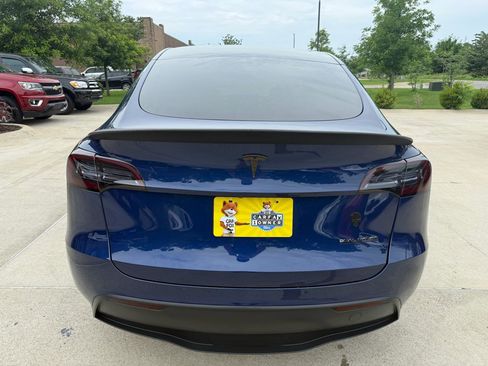 Used 2021 Tesla Model Y Long Range AWD/4WD image 5