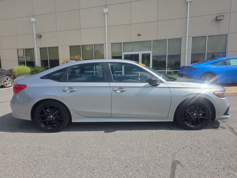 Used 2024 Honda Civic Sport image 4