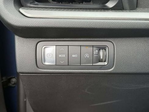 Used 2025 Chevrolet Traverse LT AWD/4WD image 20