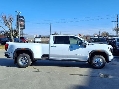 New 2026 GMC Sierra 3500 Denali w/ Denali Reserve Package image 2