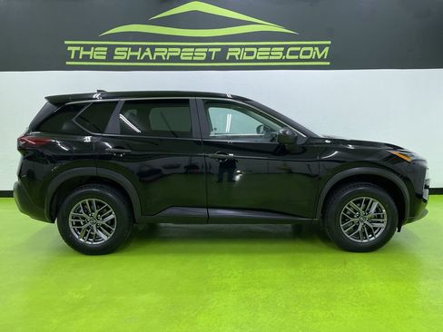 Used 2023 Nissan Rogue S image 11