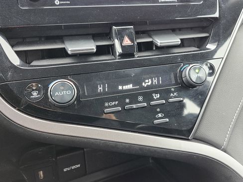 Used 2023 Toyota Camry SE w/ Convenience Package image 32