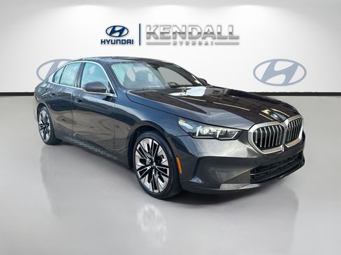 Used 2024 BMW 530i w/ M Sport Package RWD image 1