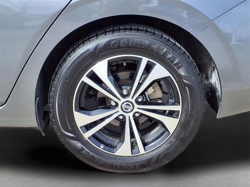 Used 2023 Nissan Sentra SV image 3