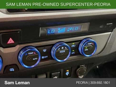 Used 2022 Toyota Tacoma TRD Off-Road AWD/4WD image 15
