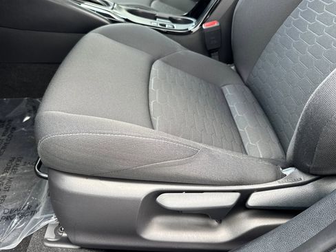 Used 2025 Toyota Corolla SE w/ SE Package FWD image 15