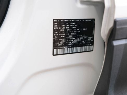 Used 2023 Volkswagen Tiguan SE image 45