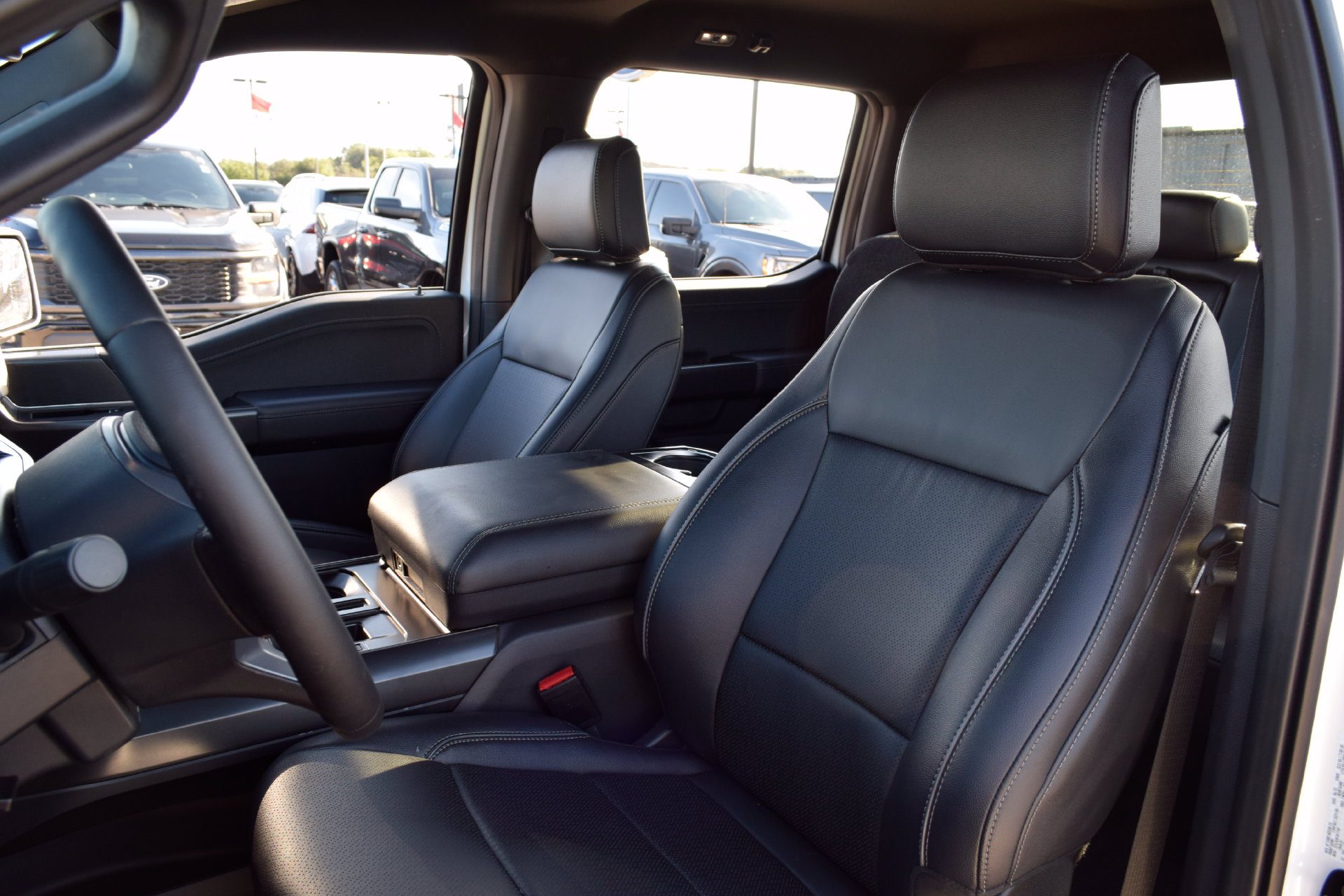 Used 2025 Ford F150 Lariat AWD/4WD image 17