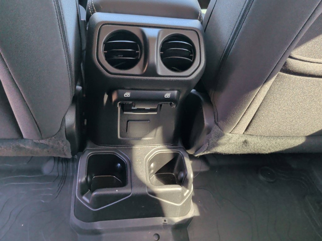 Used 2022 Jeep Gladiator Overland w/ LED Lighting Group AWD/4WD image 42