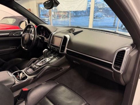 Used 2014 Porsche Cayenne Diesel AWD/4WD image 30