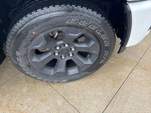 Used 2025 RAM 1500 Big Horn AWD/4WD image 9