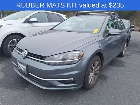 Used 2019 Volkswagen Golf SE FWD image 3