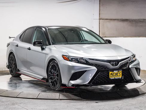 Used 2020 Toyota Camry TRD FWD image 3