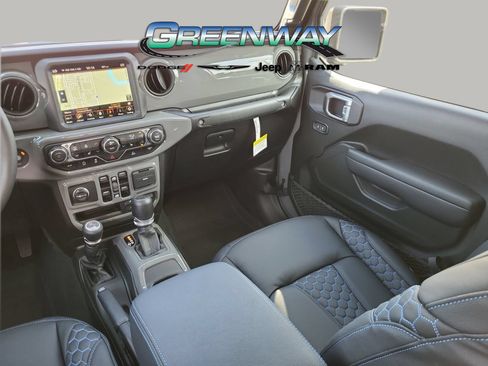 Used 2023 Jeep Gladiator Sport AWD/4WD image 15