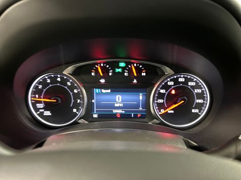 Used 2024 GMC Terrain SLE w/ Driver Convenience Package image 16