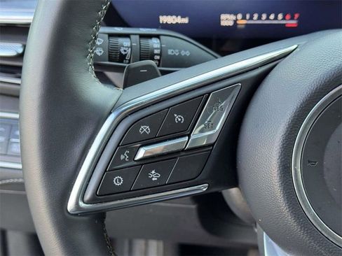 Used 2025 Buick Enclave Preferred image 11