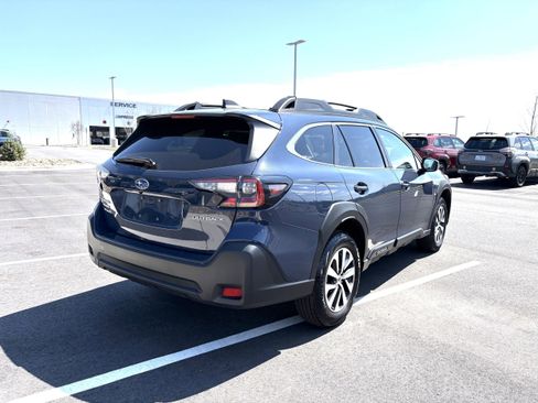 Used 2025 Subaru Outback Premium image 9