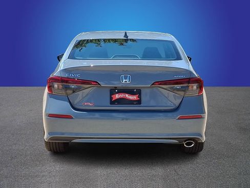 Used 2023 Honda Civic Sport image 5