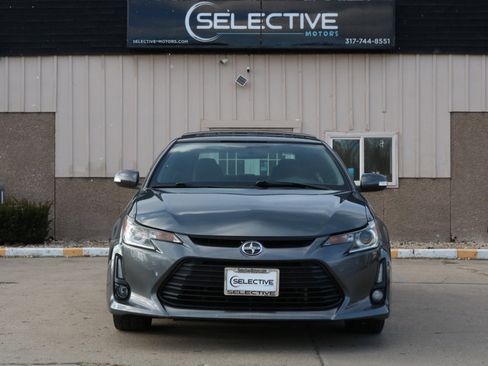 Used 2014 Scion tC image 2