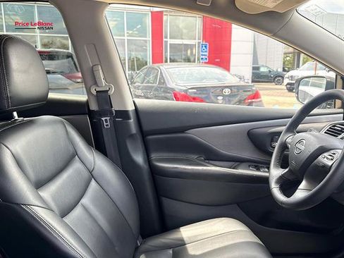Used 2023 Nissan Murano SV FWD image 9