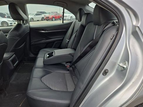 Used 2023 Toyota Camry SE FWD image 5