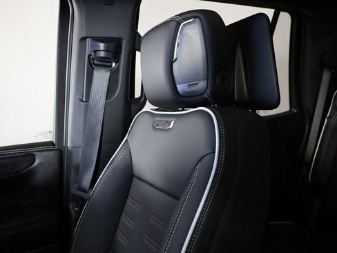 Used 2025 GMC Yukon AT4 Ultimate image 46