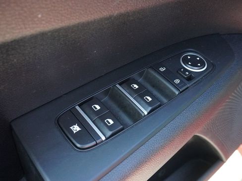 Used 2023 Kia Forte LXS w/ LXS Technology Package FWD image 30